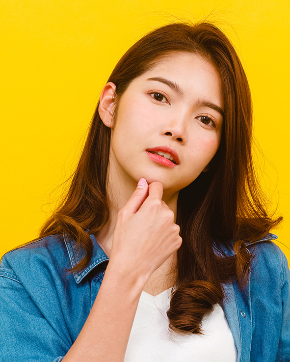 smiling-adorable-asian-female-with-positive-expres-8TRTV7N